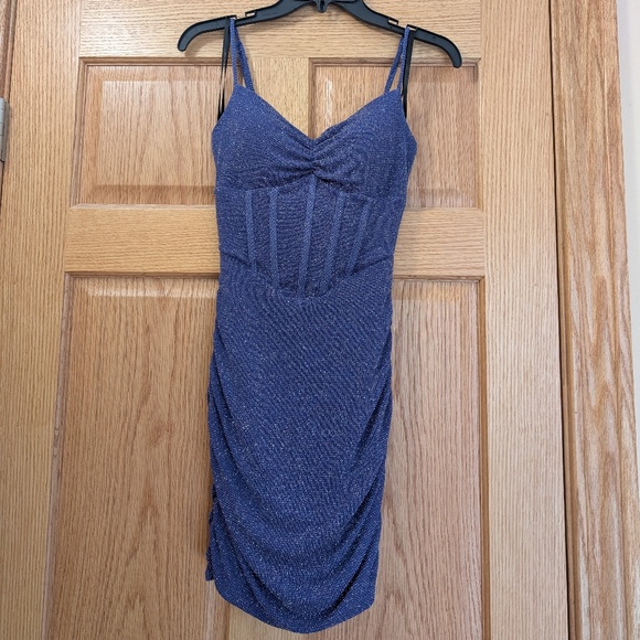 B. Darlin Spaghetti Strap Sweetheart Buster Bodycon Dress - Picture 6 of 14